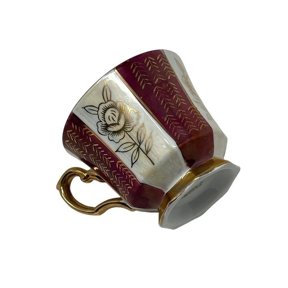 Vintage Beautifully Detailed Tea Cup in‎ Burgundy & Off White - Rose Design - Picture 1 of 6